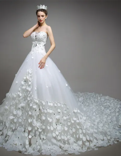 2015 A-line Sweetheart Handmade Petal Organza 150CM Cathedral Train Wedding Dress
