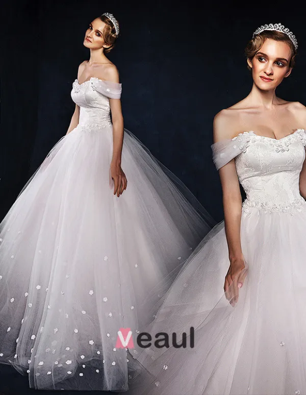 2015 Ball Gown Square Shoulder Strapless Lace Embroidered Flowers Tulle Wedding Dress