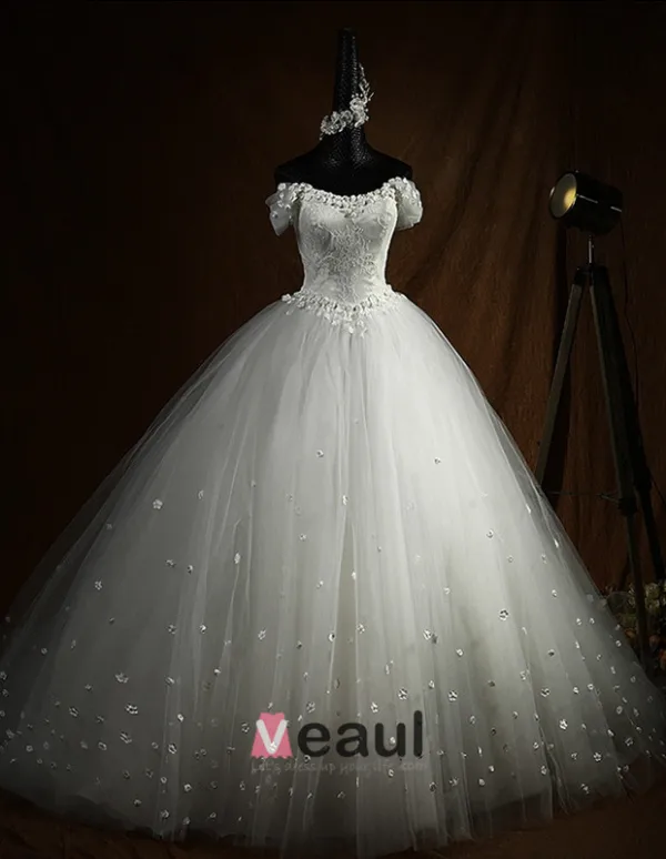 2015 Ball Gown Square Shoulder Strapless Lace Embroidered Flowers Tulle Wedding Dress