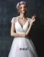 Une Ligne Epaules Col V Profond Robe-parole Longueur De Mariée En Dentelle Brodee Ceinture De Fleurs