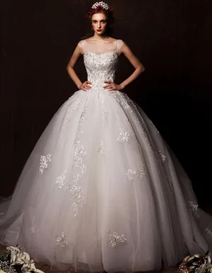 Epaules Robe De Bal A Encolure Degagee Fleurs En Dentelle Cathedrale Train Organza Brode Robe De Mariée