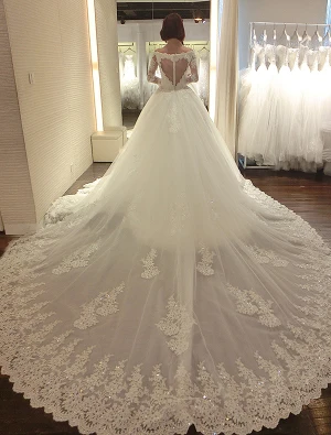 Luxe Robe De Mariée 2016 V Cou Paillettes Dentelle Cardioïde Dos Nu Robe De Mariage Avec Une Longue Queue