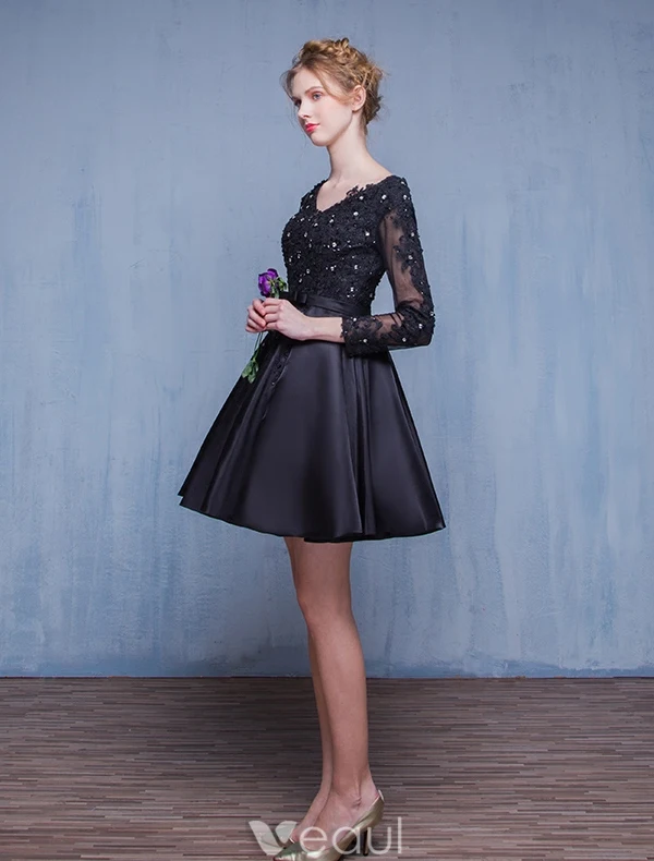 Belles Petites Robes Noires De 2016 Une Ligne V-cou Applique Dentelle Noire Satin Robe De Cocktail Courte Avec Des Manches