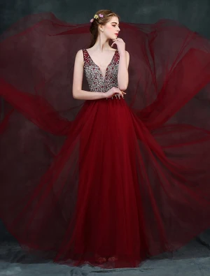 Sparkly Ballkjoler 2016 A Linje V Hals Beading Krystall Rhinestone Og Pearl Ryggløse Burgunder Kjole