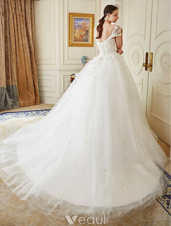 Stunning Wedding Dresses 2016 Ball Gown Off The Shoulder Applique Flowers Ivory Bridal Gown
