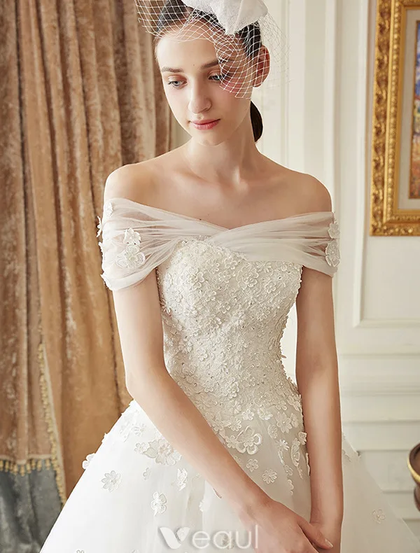 Stunning Wedding Dresses 2016 Ball Gown Off The Shoulder Applique Flowers Ivory Bridal