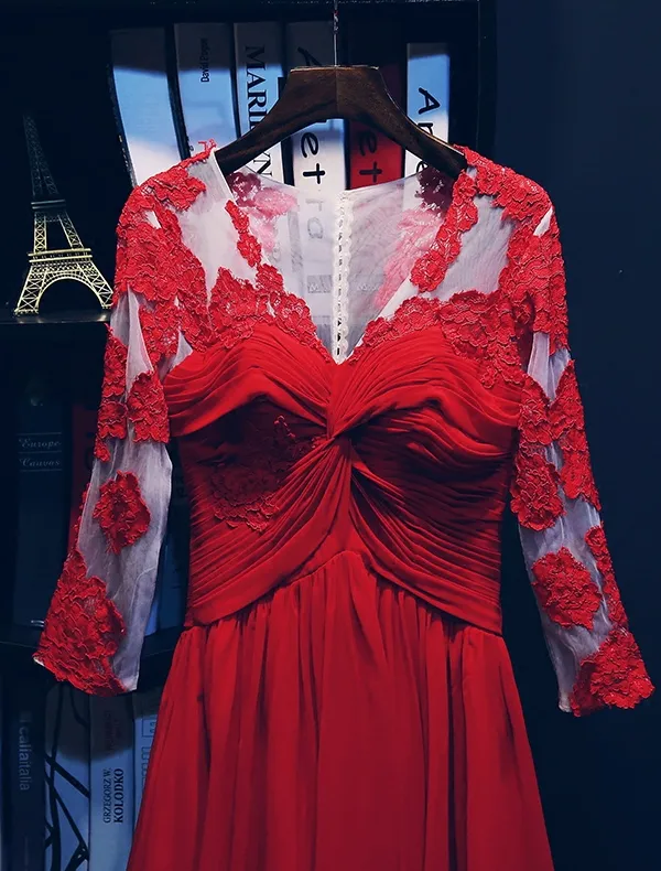 Atemberaubenden Abendkleider 2016 V-ausschnitt-spitze Kräuseln Roten Chiffon Langen Kleid Mit Ärmeln