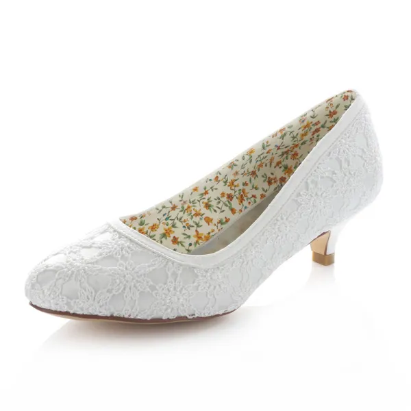 Beautiful Lace Bridal Shoes Kitten Heel White Pumps