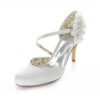 Zapatos De Novia Elegante De Satén Blanco Las Bombas De Los Tacones De Aguja Con La Perla