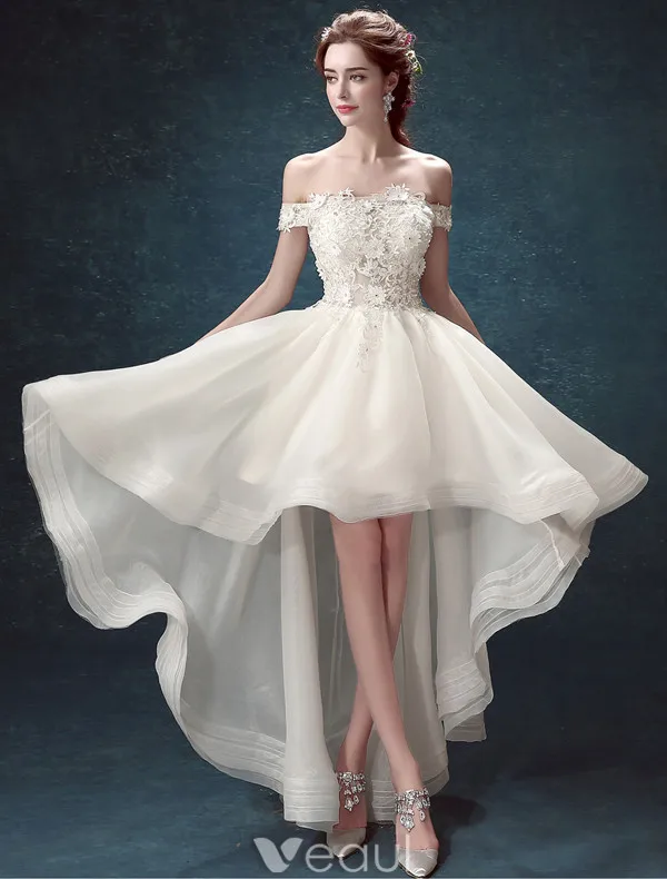 Robe De Mariée De Plage 2017 Sur L'épaule Perles Strass Applique Dentelle Robes De Mariée Asymétriques