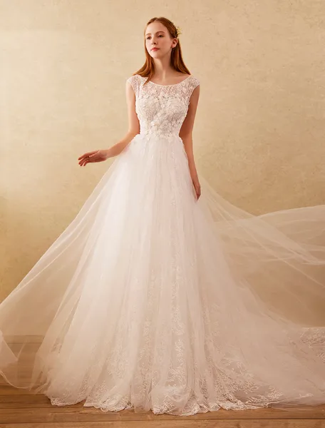 Beautiful A-line Wedding Dresses 2017 Scoop Neckline Beading And Applique Lace Flowers Bridal Gowns