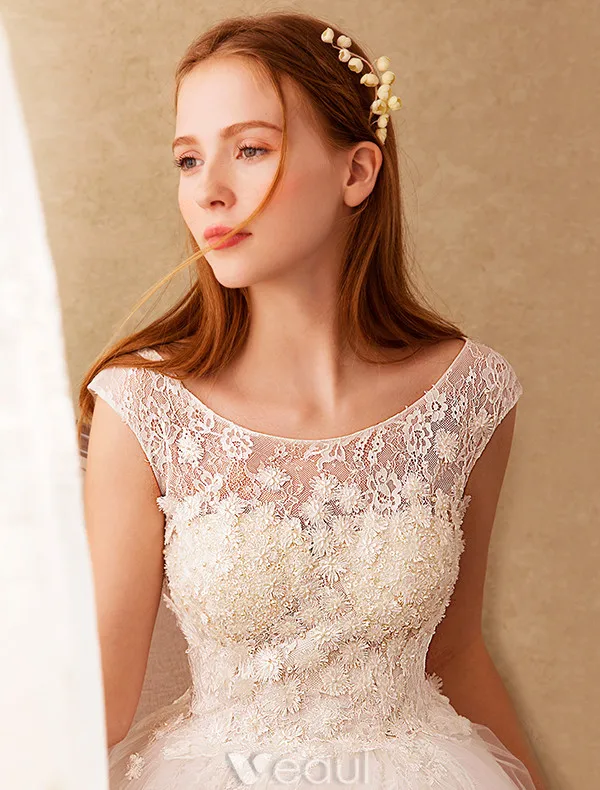 Beautiful A-line Wedding Dresses 2017 Scoop Neckline Beading And Applique Lace Flowers Bridal Gowns