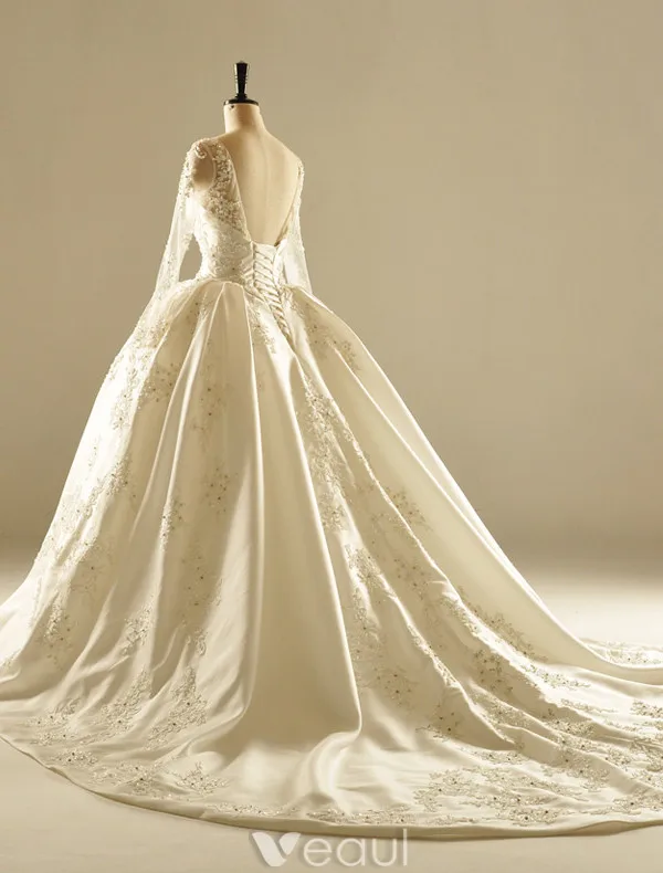 Robe De Mariée De Luxe 2017 Carré Décolleté Applique Dentelle Perles Strass Ruffled Robes De Mariée En Satin Nuptiale (1,1 M De Train)