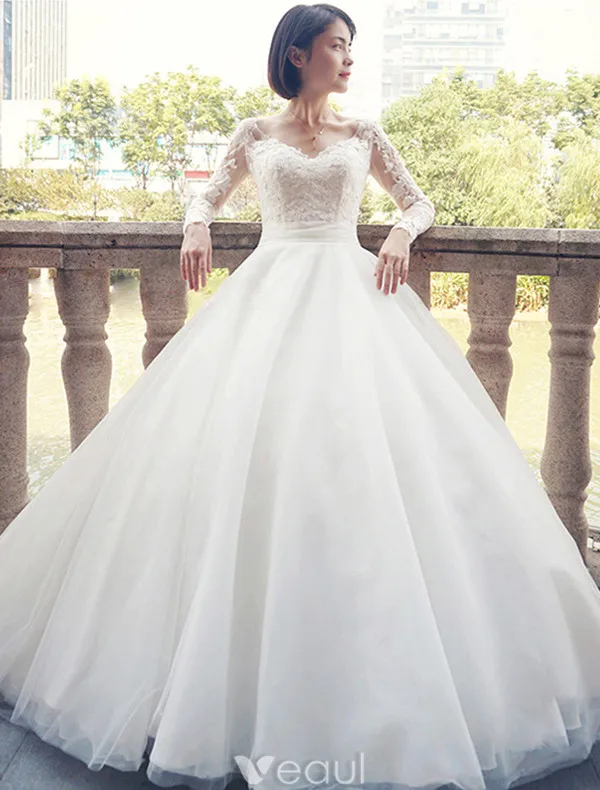 Glamouröse Brautkleider 2017 V-ausschnitt Applique Spitze Weiße Brautkleider Mit Zug