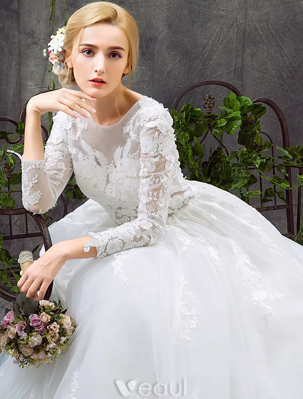 Glamorous A Line Wedding Dresses 2017 Scoop Neck Applique Lace Bridal Gowns  With Train