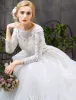 Efektowne A-line Suknie Ślubne 2017 Wycięciem Aplikacja Koronkowe Suknie Ślubne Z Pociągiem