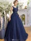 Robes De Bal Magnifique 2017 Cuillère Dentelle Col Applique Perlage Strass Bleu Marine Robe Bleue Avec Un Arc-noeud