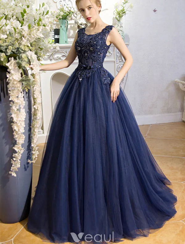 Robes De Bal Magnifique 2017 Cuillère Dentelle Col Applique Perlage Strass Bleu Marine Robe Bleue Avec Un Arc-noeud