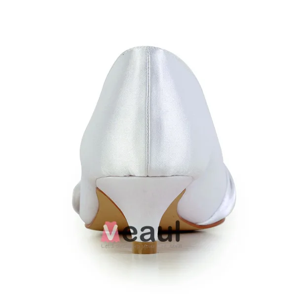 Chic Peep Toe Inläggningar Strass Vit Satin Kattunge Klackar Brudskor