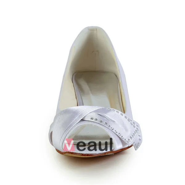 Chic Peep Toe Inläggningar Strass Vit Satin Kattunge Klackar Brudskor