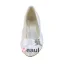 Elegante Spitse Neus Unieke Accessoires Ruche Witte Satijnen Kitten Heels Bruidsschoenen Trouwsschoenen