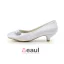 Elegante Spitse Neus Unieke Accessoires Ruche Witte Satijnen Kitten Heels Bruidsschoenen Trouwsschoenen