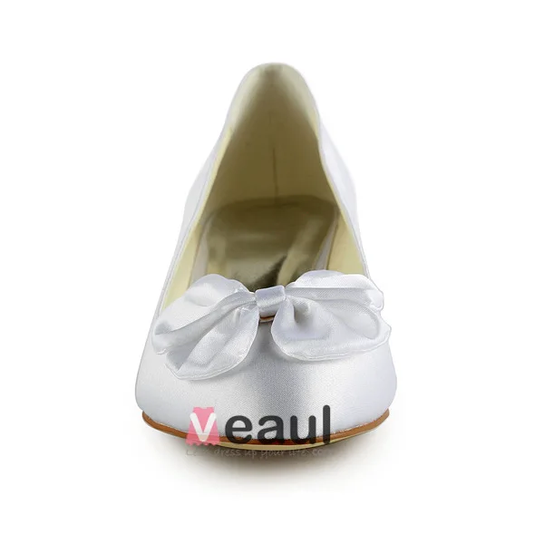 Prinses Wees Teen Buigen Wit Satijn Kitten Heels Bruidsschoenen Trouwsschoenen