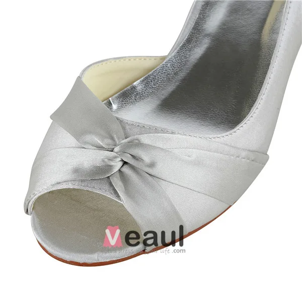 Simples Peep Toe Ruffle Satin Ivoire Et Talons Bobine Pumps Chaussures De Mariée