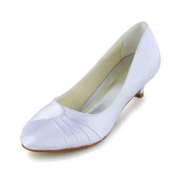 Pumps Simples Pointu Orteil Volants Blancs Talons En Satin De Chaton Chaussures De Mariée