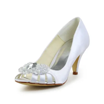 Mooie Peep Doorboorde Teen Mid Hielen Witte Satijnen Pumps Bruidsschoenen Trouwsschoenen Met Hartvormige Kristallen Strass