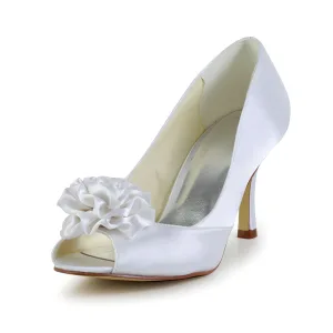Classiques Chaussures De Mariée En Satin Blanc Peep Toe Escarpins Avec Des Fleurs À La Main