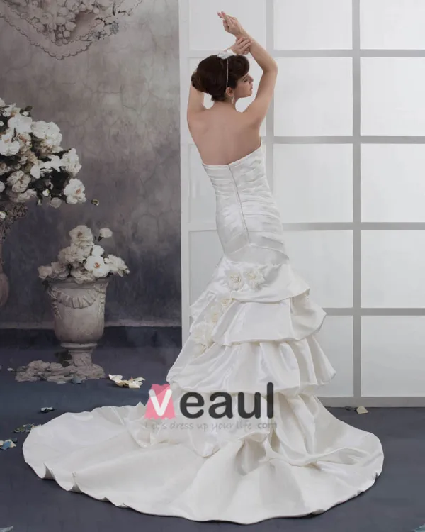Satin Rüschen Trägerlosen Blumendekor Kapelle Mermaid Brautkleid Hochzeitskleider