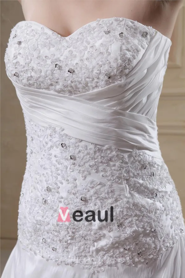 Satin Sweetheart Tribunal De Ruche Plus La Robe De Mariage De Taille