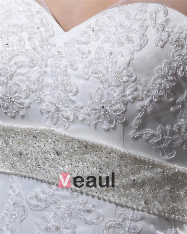 Elegant Satin Tulle Applique Perlee Col En V Etage Longueur De Train De Cour Robe De Mariée Empire