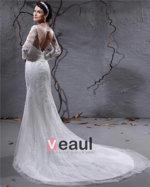 Elegant Satin Tulle Applique Perlee Col En V Etage Longueur De Train De Cour Robe De Mariée Empire