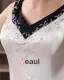 A-ligne Col En V Balayage Satin De Broderie Sans Manche Plus La Robe De Mariée De Taille