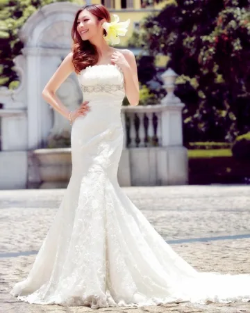 Satin Perlant Ruche De Fleur De Train Bretelles Tribunal Robe De Mariée Sirène
