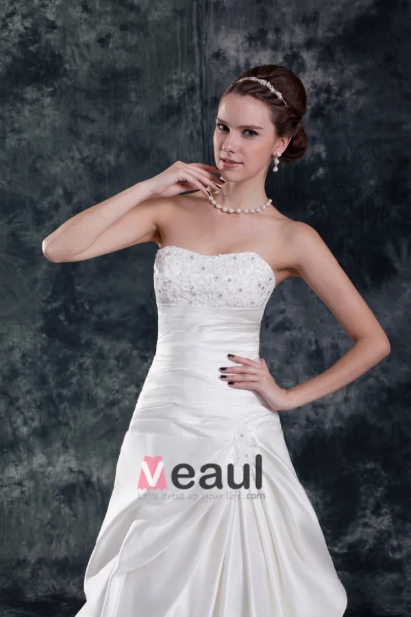 Satin A Volants Paillettes Sweetheart Les Trains Tribunal Robe De Mariée Fourreau