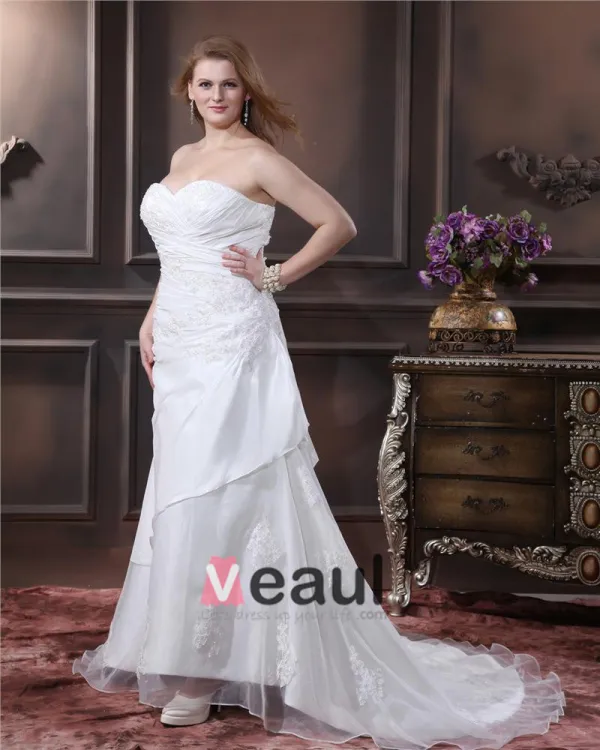 Elegant Organza Sweetheart Applique Beading Empire Chapel Train Plus Size Wedding Dresses