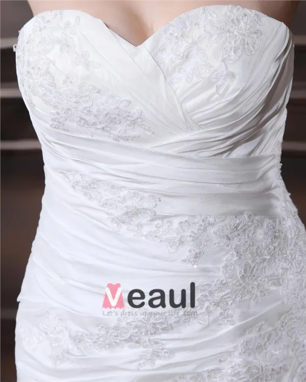 Elegant Organza Sweetheart Applique Beading Empire Chapel Train Plus Size Wedding Dresses