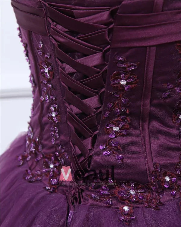 Ermelos Satin Garn Broderi Ruffles Applikasjon Kjaereste Gulv Lengde Ballkjoler