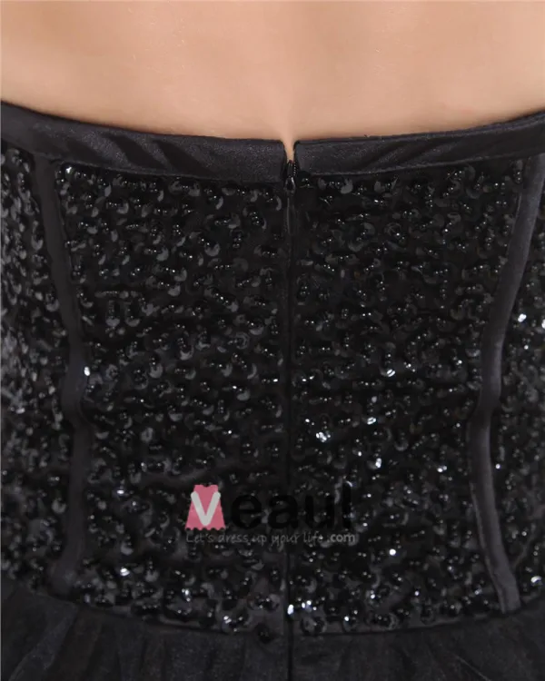 Satin Gasbind Beading Kjaereste Rygglose Glidelas Ermelos Plissert Mini Cocktail Kjoler Festkjoler