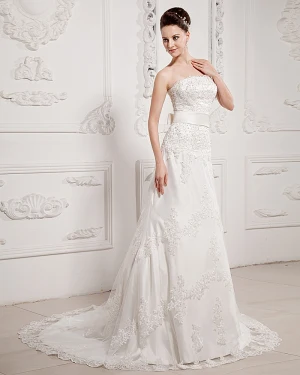 Chapelle Train Dentelle Robe De Mariée Empire Bretelles Sans Manches Parfait