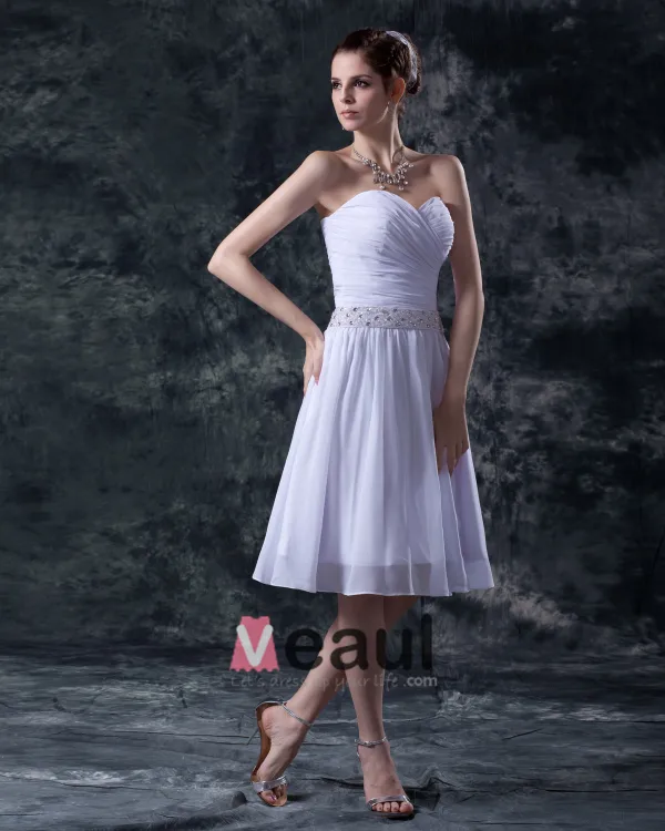 Charming Satin Yarn Beading Sweetheart Short Bridal Gown Wedding Dress