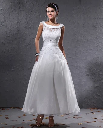 Elegant Yarn Charmeuse Beaded Crew Neck Short Mini Wedding Dress