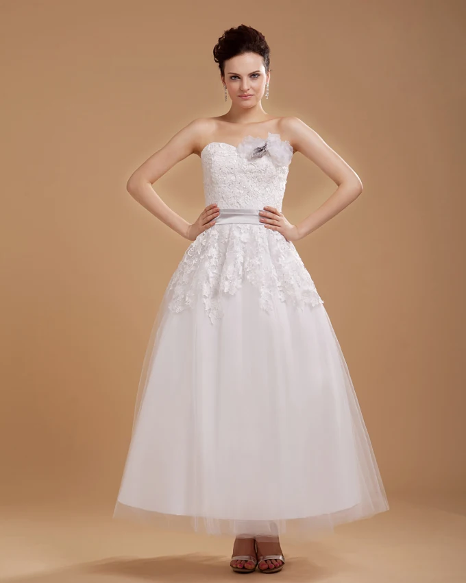 Blomster Applikasjon Tyll Kjaereste Ermelos Korte Mini Brudekjoler Bryllupskjoler