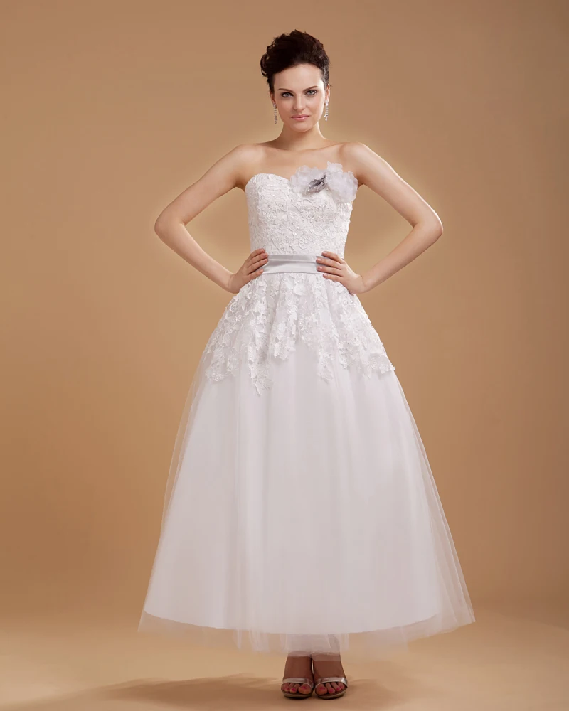 Blomster Applikasjon Tyll Kjaereste Ermelos Korte Mini Brudekjoler Bryllupskjoler