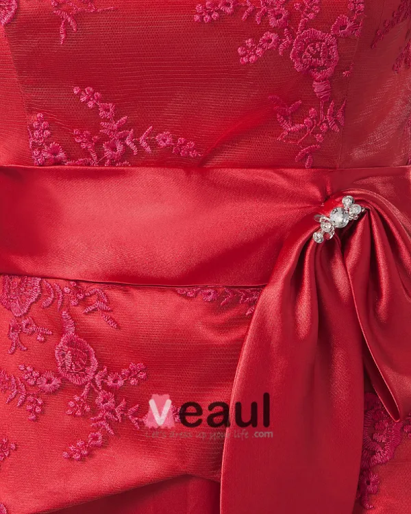 Satin Dentelle Noeud Papillon Meres De V-cou De Robes De Mariée Invites