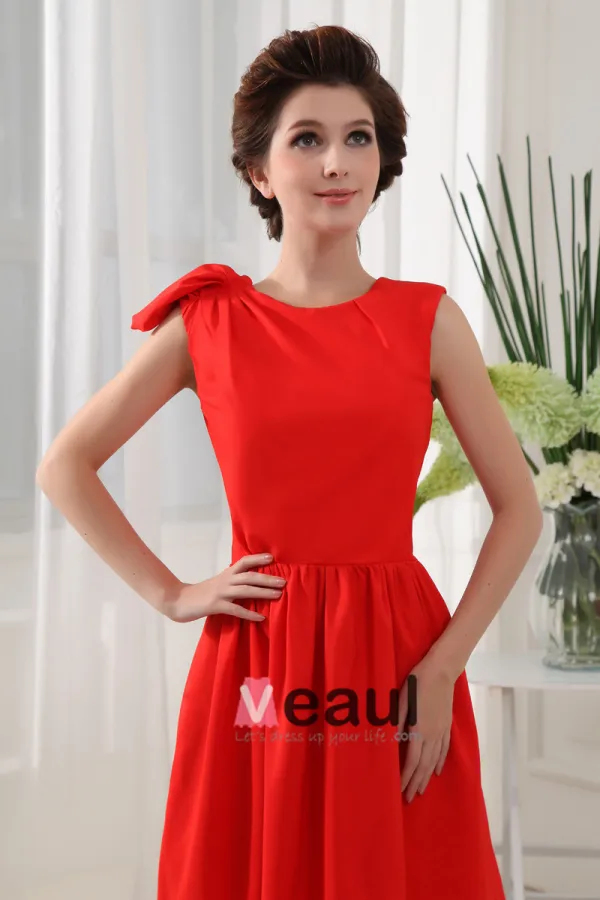 Autour Du Cou De Petale Douille Genou Longueur Robe De Soie De Demoiselle D'honneur Femme Du Concepteur