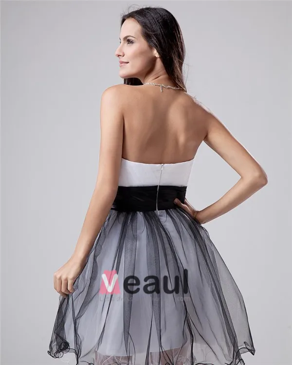 Ermelos Satin Tyll Blomster Ruffles Kjaereste Korte Cocktail Kjoler Festkjoler
